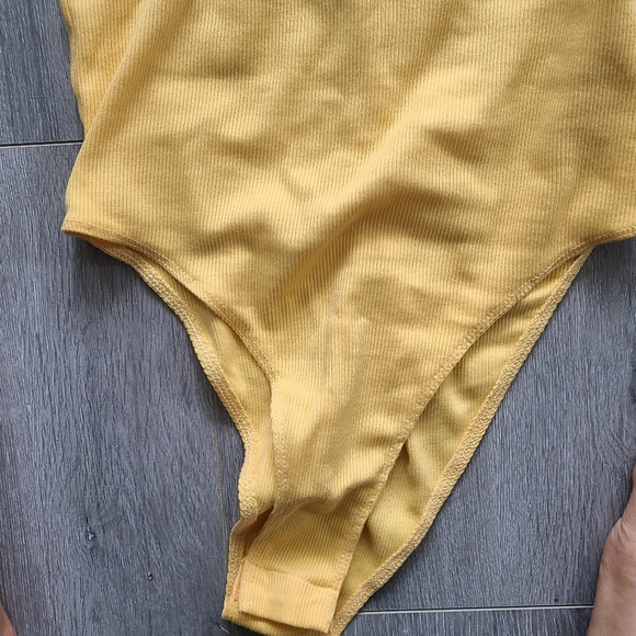 ZARA BODYSUIT WITH RUFFLES SIZE MEDIUM - Picture 5 of 6